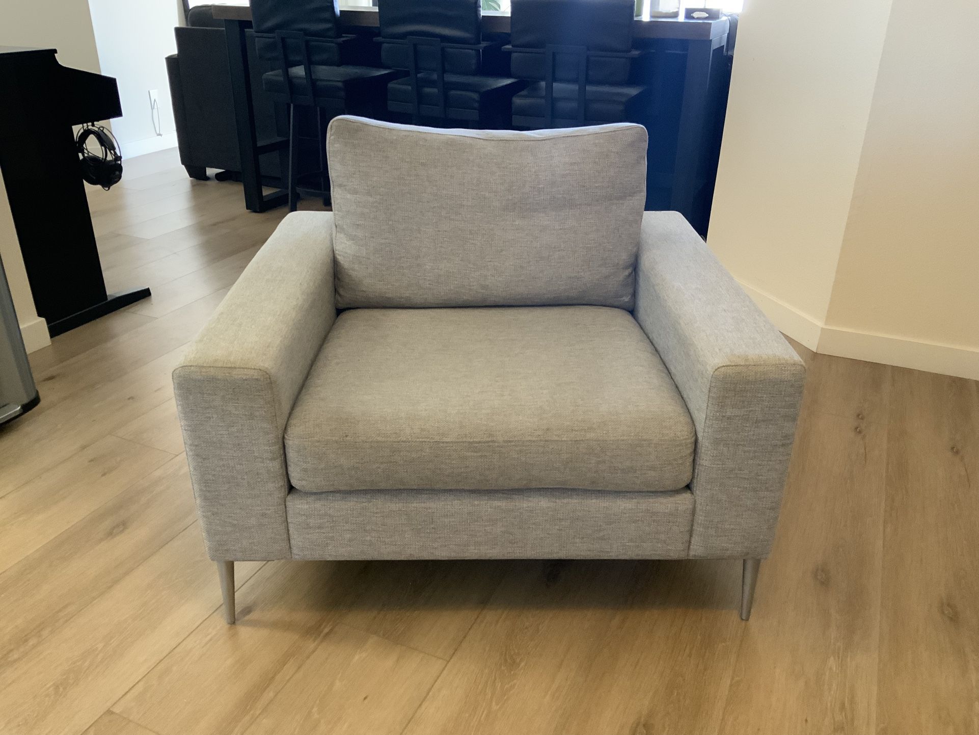 NOVA WINTER GRAY ARMCHAIR