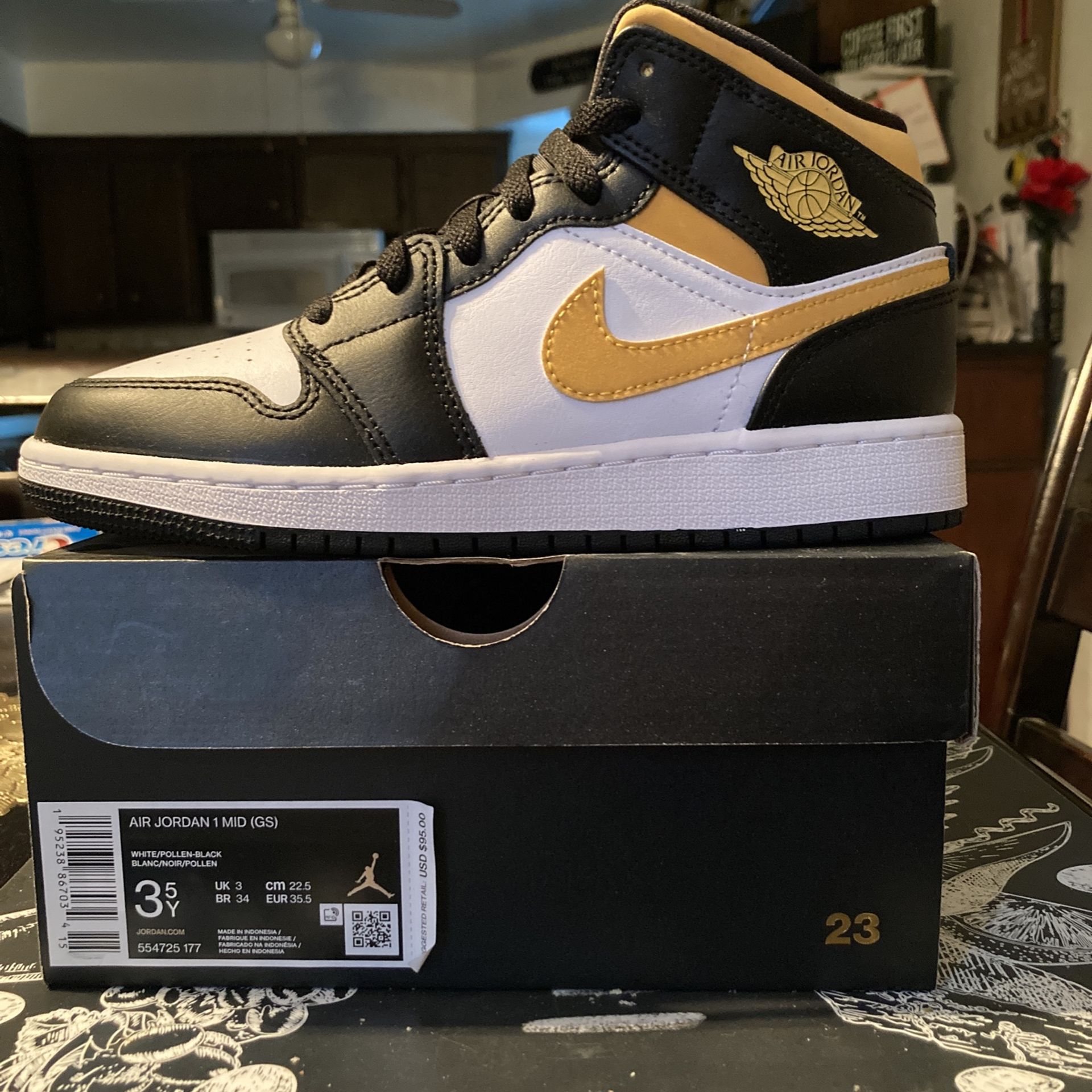 Jordan 1 Mid Size 3.5y