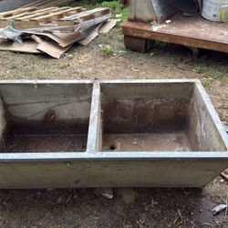 FREE  Double Laundry sink