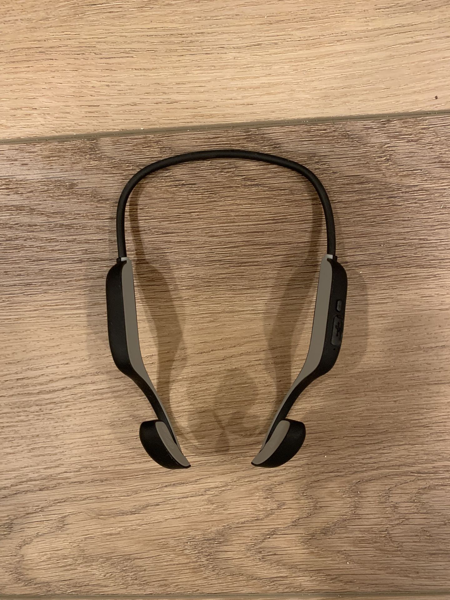 Headphones 