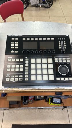Native Instruments Maschine Studio