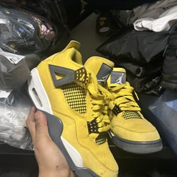 Jordan 4s Lightning They Barely Used 👍