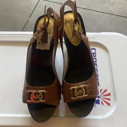 Zapatos Nuevos Size 8/5