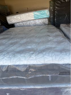California king size bed mattress king koil intimate bliss top button top medium Aireloom Kluft hotel collection beautyrest black series hybrid purple