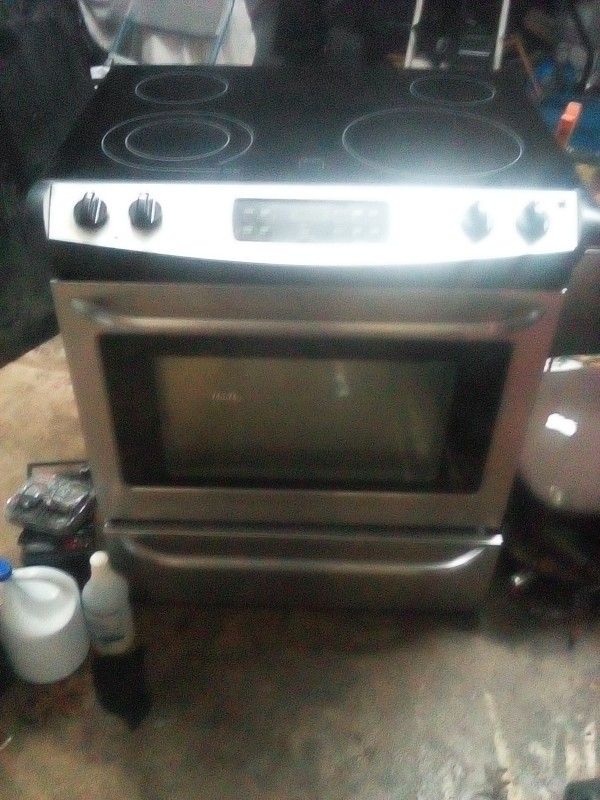 Frigidaire Glass Top Stove 