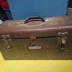 Rusty Craftsman  18 Inch Tool Box