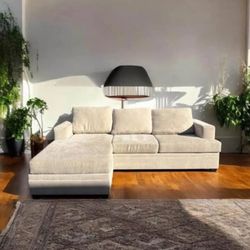 Beige Living Spaces Sectional Couch 🛻Delivery Available🛻