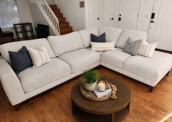Beautiful Living Spaces Sectional Excellent Condition!