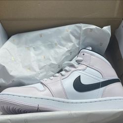Woman’s Air Jordan 1 Mid