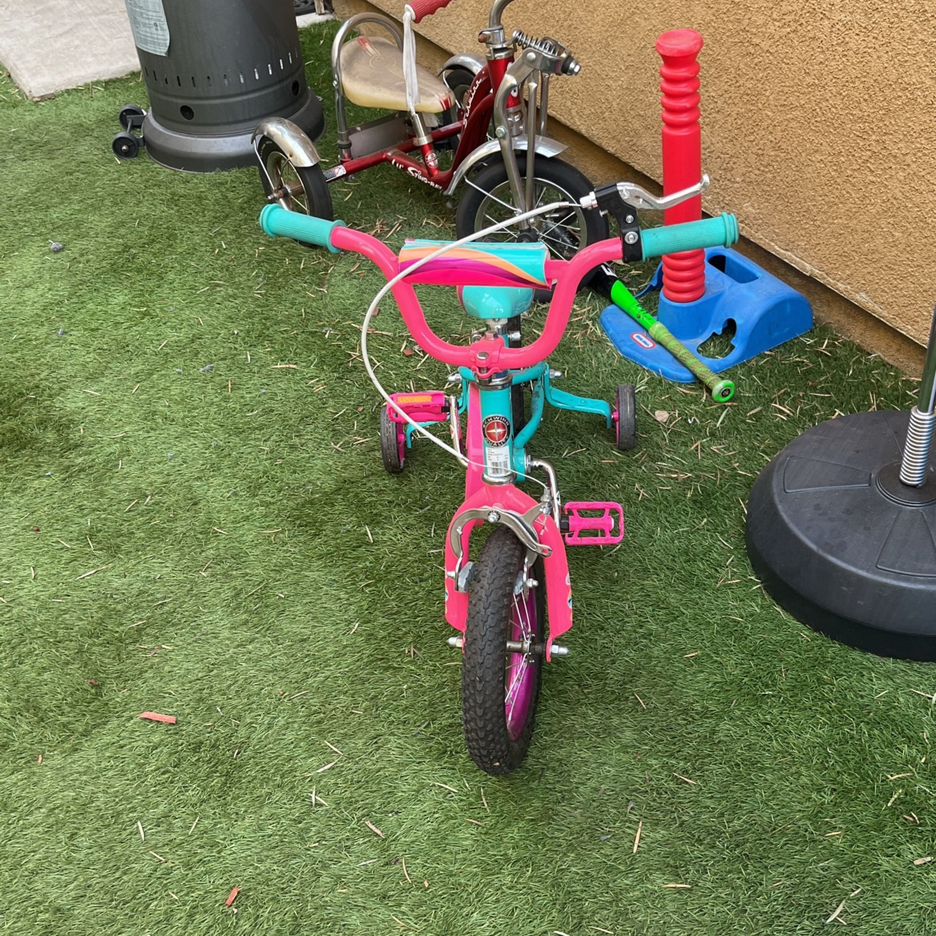 Schwinn Girls Bike With Training Wheels