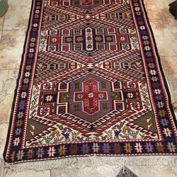 Handmade Rug From Iran 6ft By 4ft Silk And Wool Material