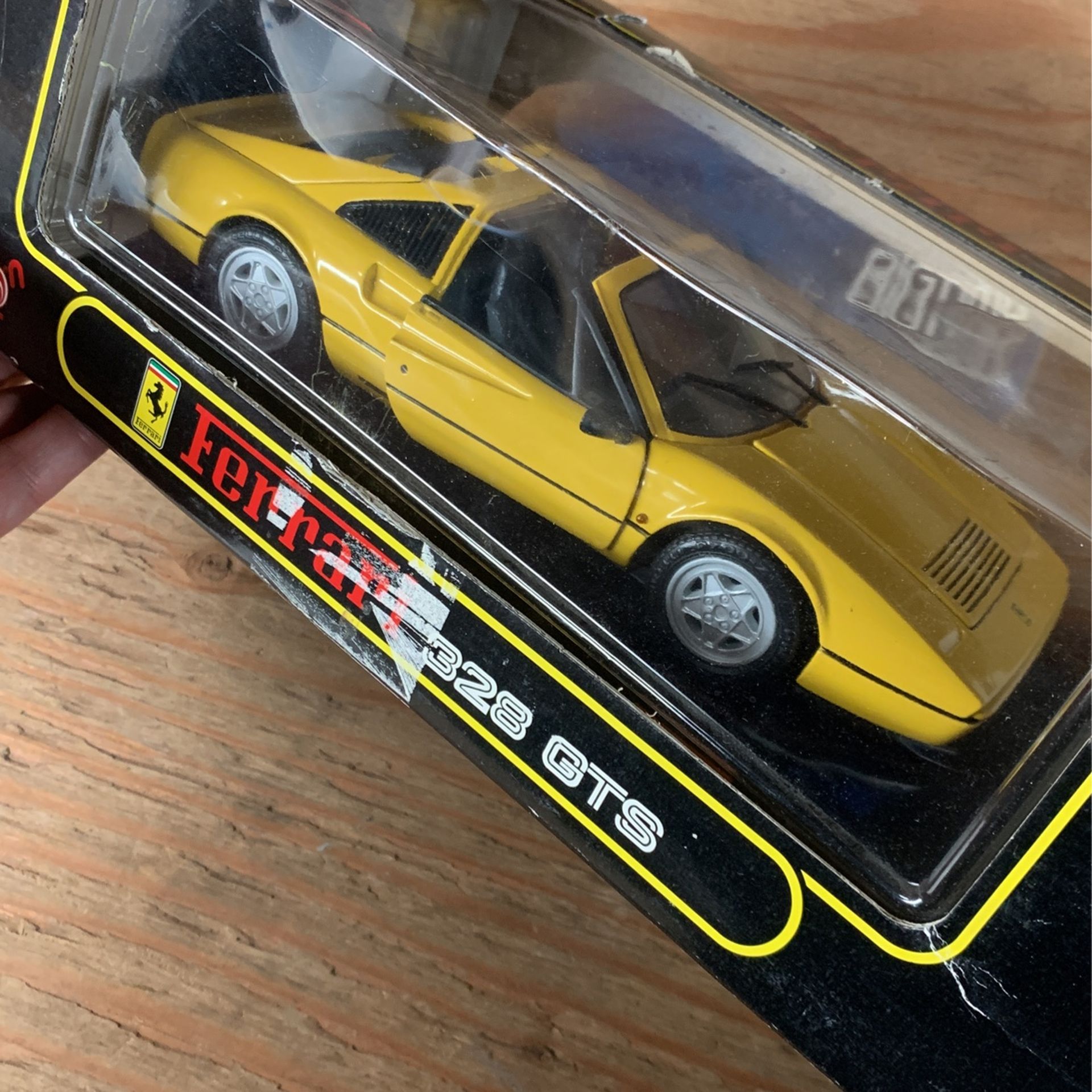 ANSON FERRARI 328 GTS Yellow 1:18 Scale Die-cast Metal model car in box