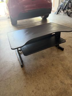 DeskRiser Height Adjustable Standing Desk Converter - Excellent Condition