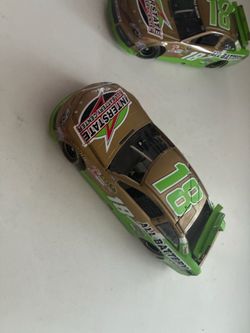 Lionel Nascar Platinum - Toyota Camry Kyle Busch #18 All Battery Center Race Car (2013, 1/24 scale diecast model car) I12KB