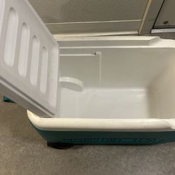 Igloo & Picnic Basket 🧺 