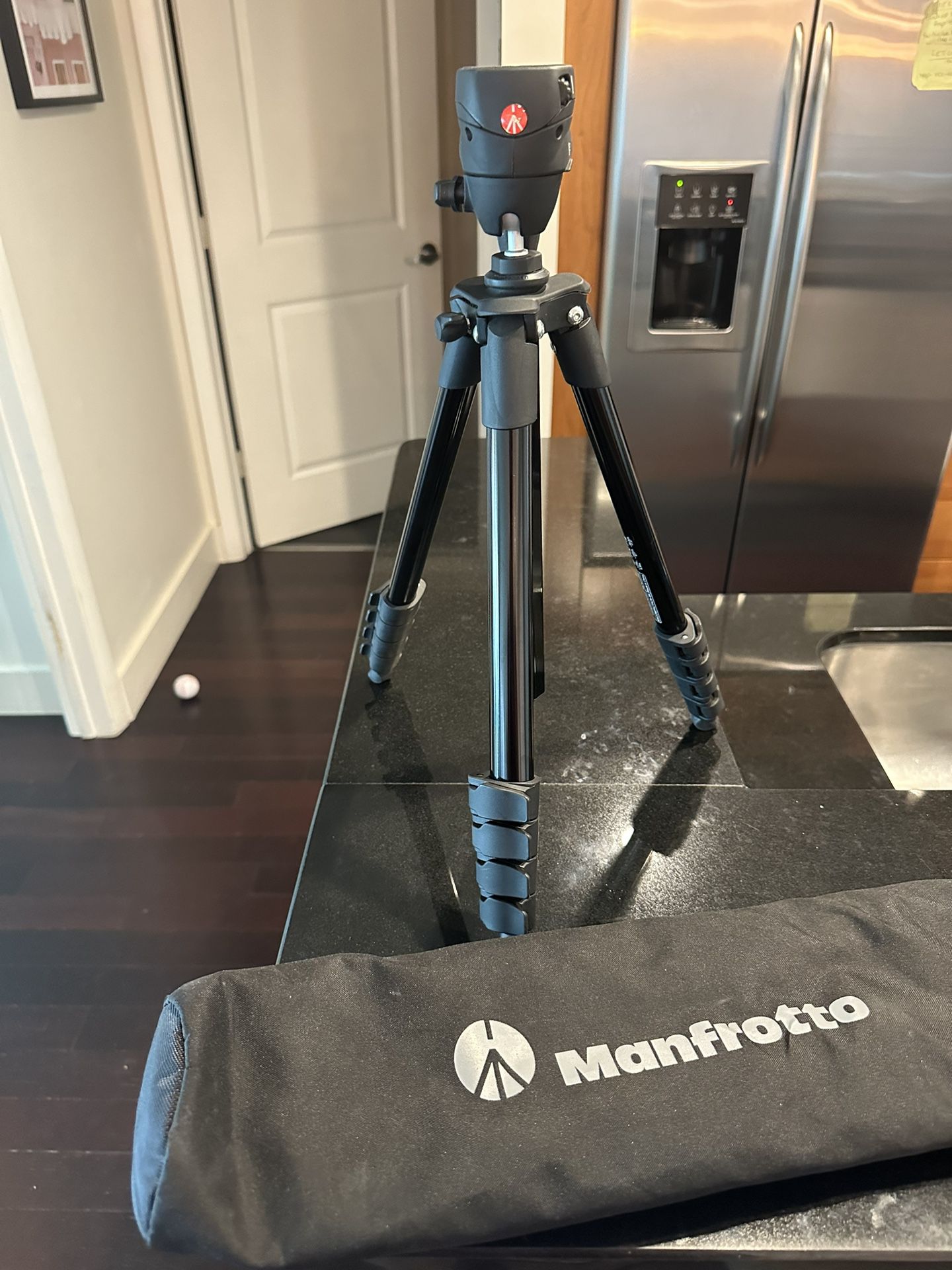 Manfrotto Compact Aluminum Tripod With Hybrid Head
