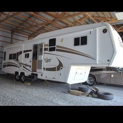 2007 Excel Limited 33ft RSE 5th Wheel 