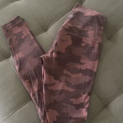 Lululemon Pink Camo Leggings Size 4