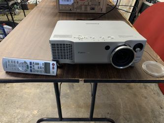 Panasonic PT-AE900U 720P LCD Projector