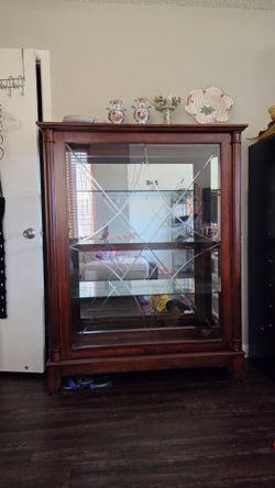 "Elegant Mantel Curio Cabinet - Mirrored Back - High Quality Wood".