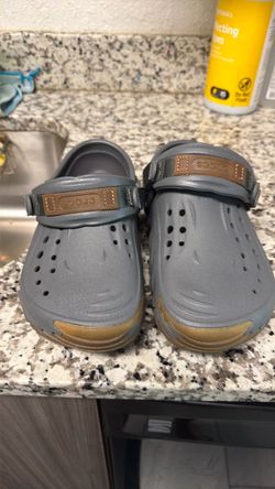 Echo crocs Grey