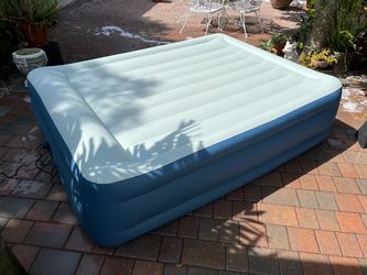 Intex Elevated 18" Pillow Rest Queen Air Mattress with Internal Pump - Off-White/Blue