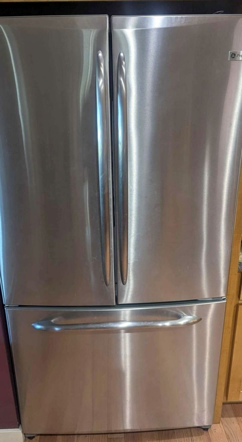 GE REFRIGERATOR