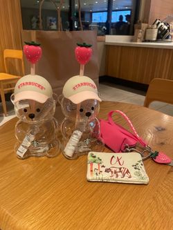 Starbucks Strawberry 🍓🧸 Bearista Glass cup