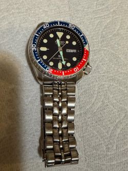 Vintage SEIKO 7548-700F Quartz Watch Mens Diver's 150m Black Dial 5 Jewels