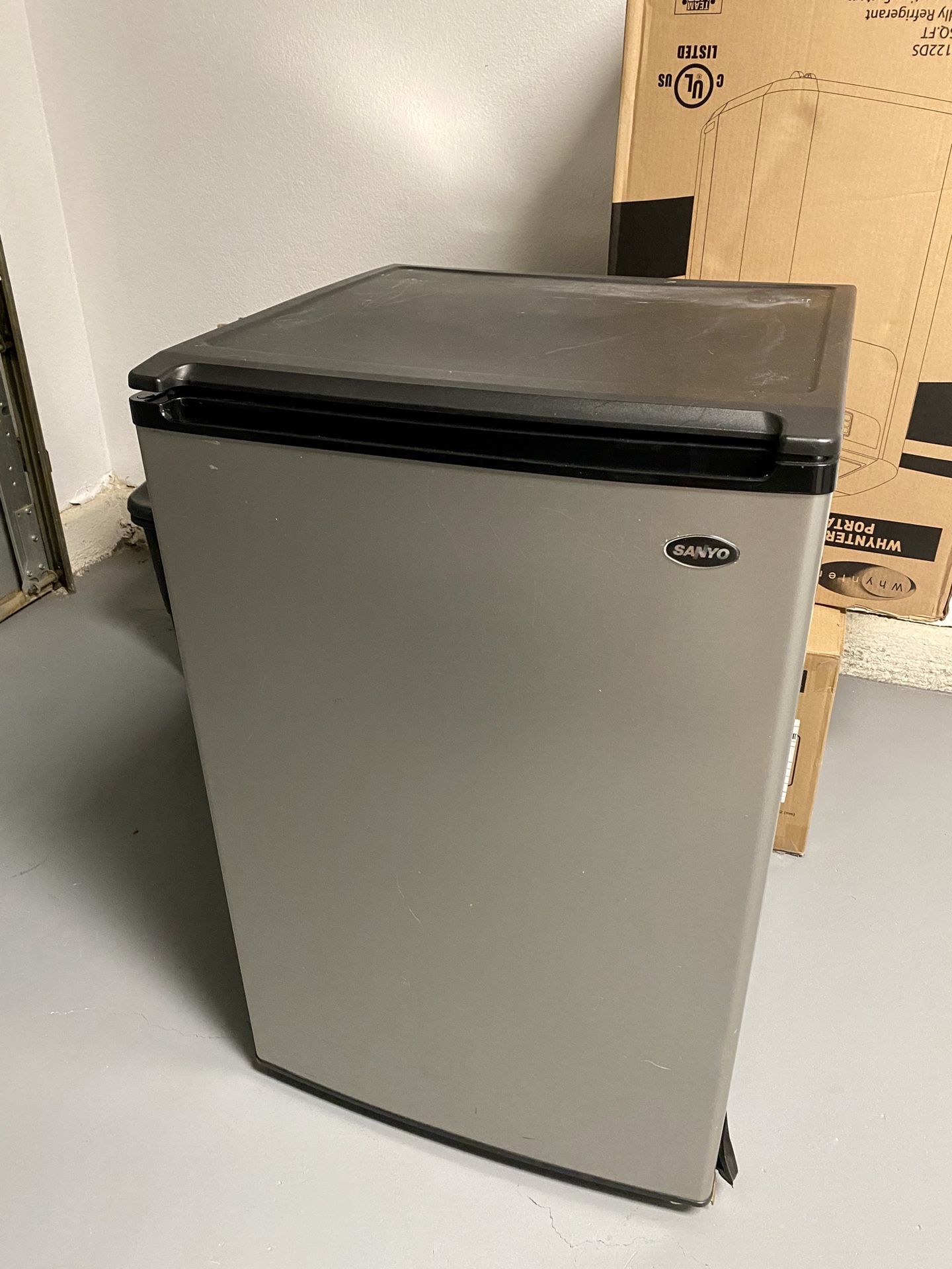 Stainless Steel Sanyo Mini Fridge for Sale in Henderson, NV OfferUp