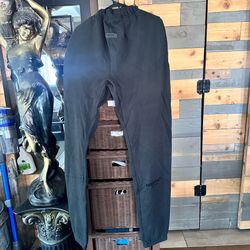 ♥️♥️Brand New ESSENTIALS Sweatpants Size XL  Color Black ♥️♥️
