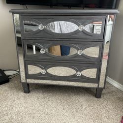 Mirrored Chest Of Drawers 