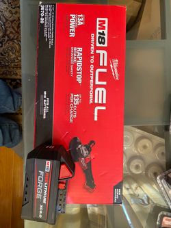 Milwaukee m18 fuel 4 1/2-6in angle grinder with 6ah forge battery