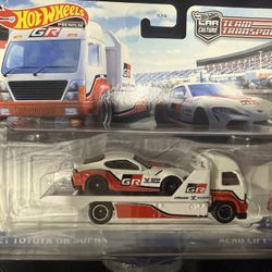 Hot Wheels Premium Team Transport Aero Lift & '21 Toyota GR Supra 