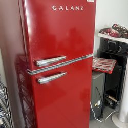 Refrigerator 23 1/2 x 62 tall Galanz 24 in. 10 cu. ft. Retro Top Freezer Refrigerator, Hot Rod Red, Frost Free, Energy Star