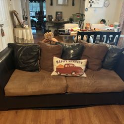Brown Couch normal Wear In Good Condition.