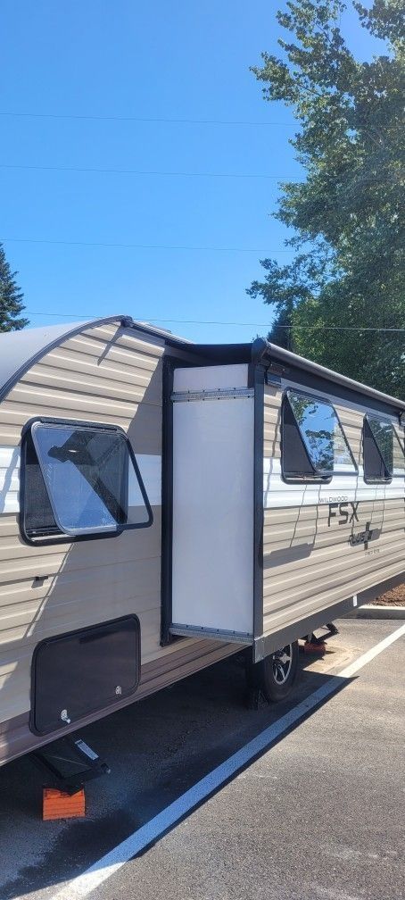 2019 Wildwood FX Plus 20ft under 5K lbs!
