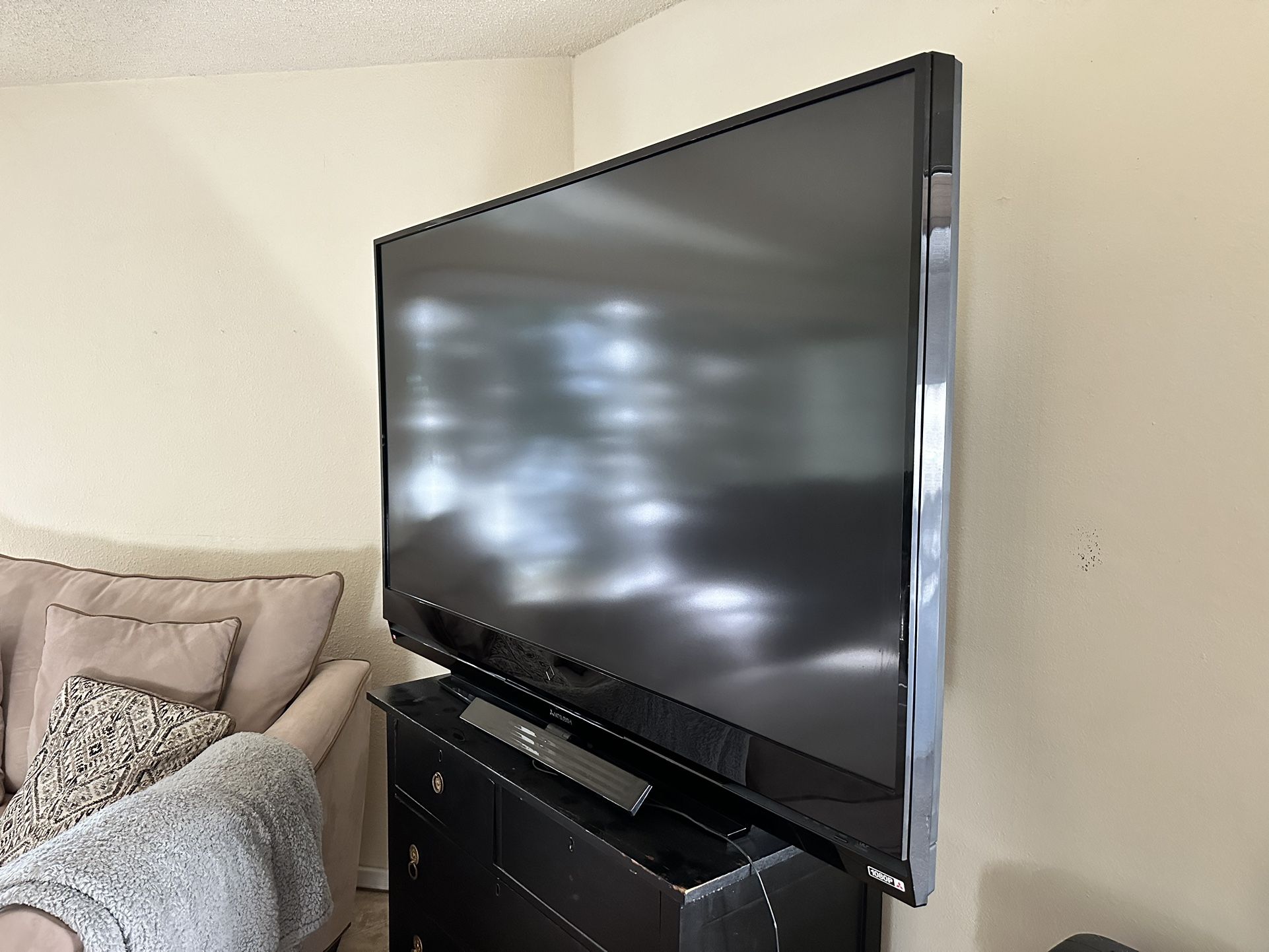 55” Fatty Mistubishi TV