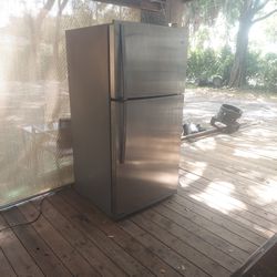 Refrigerador  ( WHIRLPOOL ) 