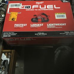 Milwaukee Fuel Compact Band Saw