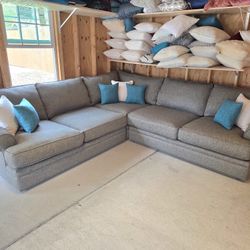 Cindy Crawford Sectional Great Condition Super Clean And Comfy 