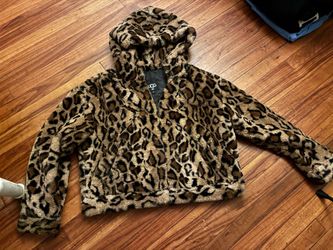 UGG Women’s Leopard Jacket Size Medium
