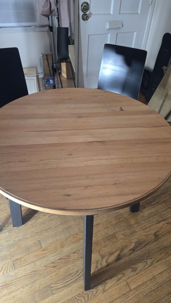 Round Table