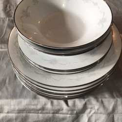 Vintage Noritake Fine China dinner plates and bowls