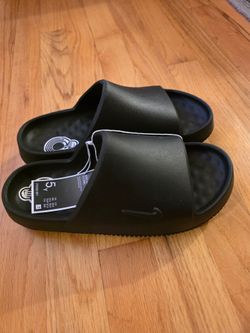 Brand New Nike Calm Slide 2.0 (GS) – Youth Size 5Y (Women’s 6.5)
