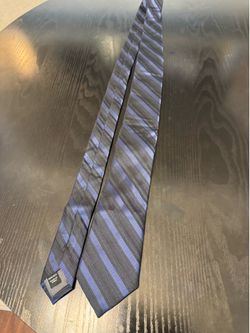 NEW Kenneth Cole tie