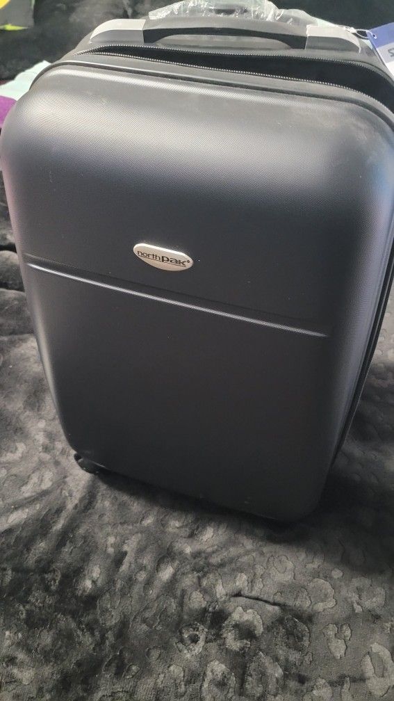 Hardside Luggage Carry On