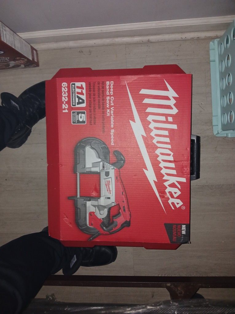 Milwaukee Band Saw