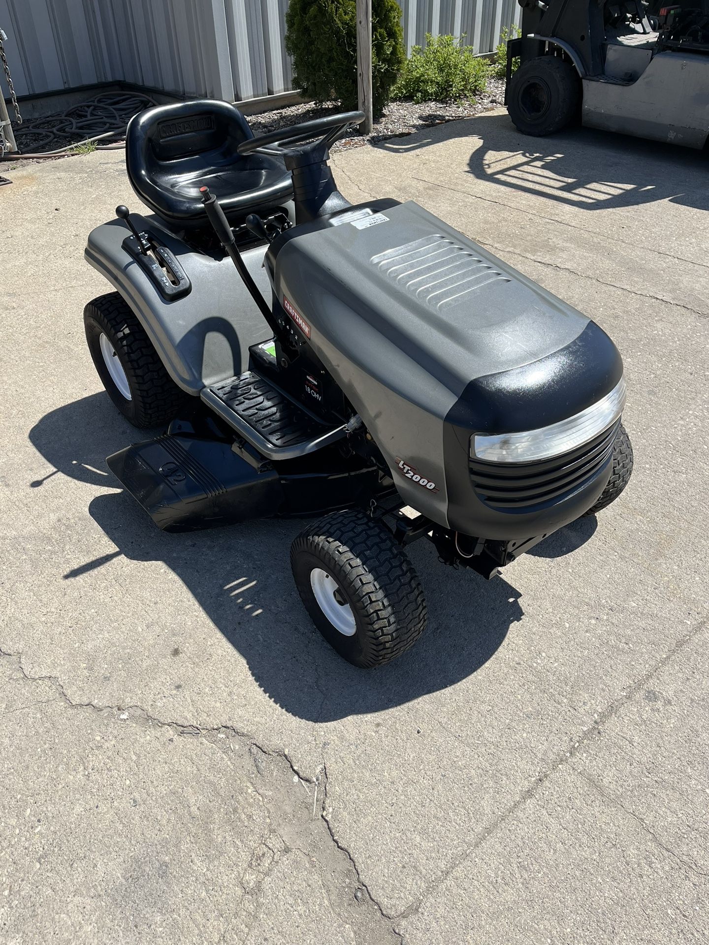 For sale a LT2000 craftsman riding lawnmower.42 inches cut deck,18hp motor,6 speed transmission.Deck has been rebuilt,new blades,pulleys,spindles,bear