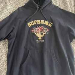 Supreme Hoodie
